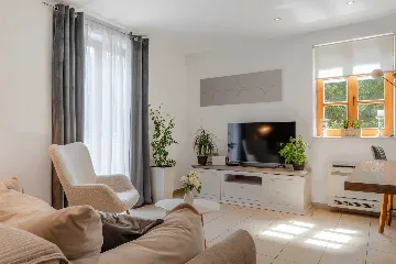 Zadar Newly Renovated 3-Bedroom Apartment with Balcony