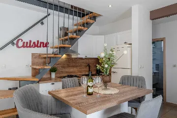 Zadar Newly Renovated 3-Bedroom Apartment with Balcony