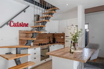 Zadar Newly Renovated 3-Bedroom Apartment with Balcony