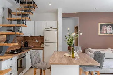 Zadar Newly Renovated 3-Bedroom Apartment with Balcony