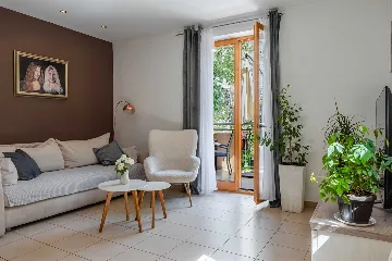 Zadar Newly Renovated 3-Bedroom Apartment with Balcony