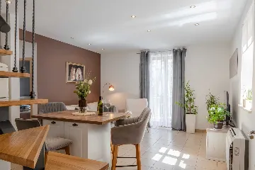 Zadar Newly Renovated 3-Bedroom Apartment with Balcony