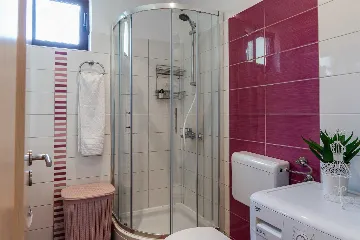 Zadar Newly Renovated 3-Bedroom Apartment with Balcony