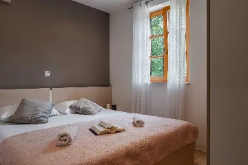 Zadar Newly Renovated 3-Bedroom Apartment with Balcony
