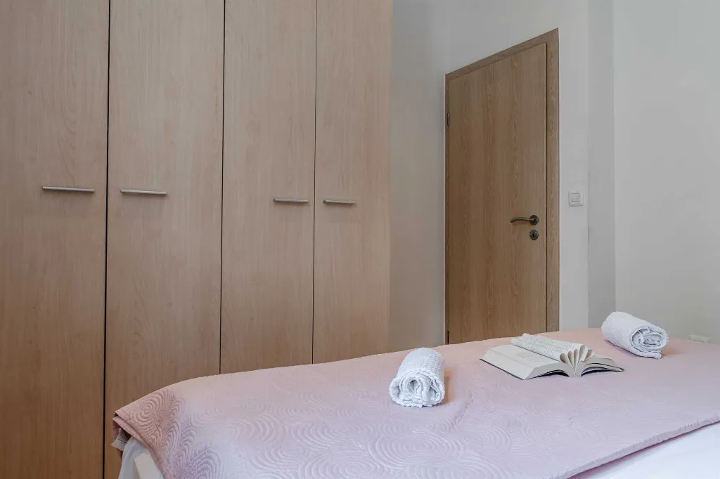 Zadar Newly Renovated 3-Bedroom Apartment with Balcony