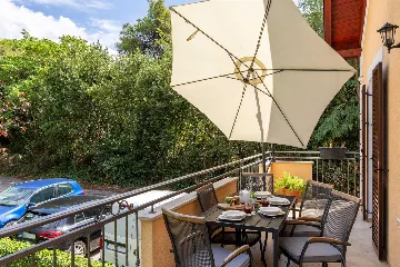 Zadar Newly Renovated 3-Bedroom Apartment with Balcony