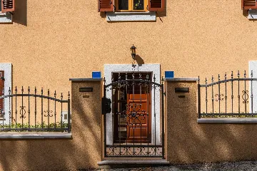 Zadar Newly Renovated 3-Bedroom Apartment with Balcony