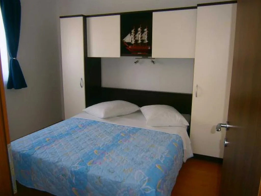 Privlaka Apartment with Furnished Terrace for 4-5
