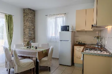 Privlaka 2-Bedroom Apartment for 4-5 Guests