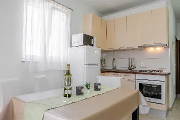 Privlaka 2-Bedroom Apartment for 4-5 Guests