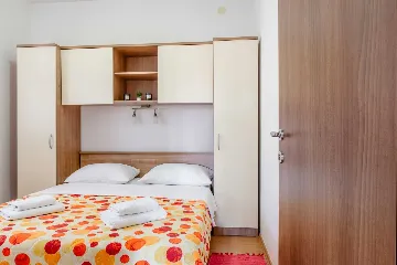 Privlaka 2-Bedroom Apartment for 4-5 Guests