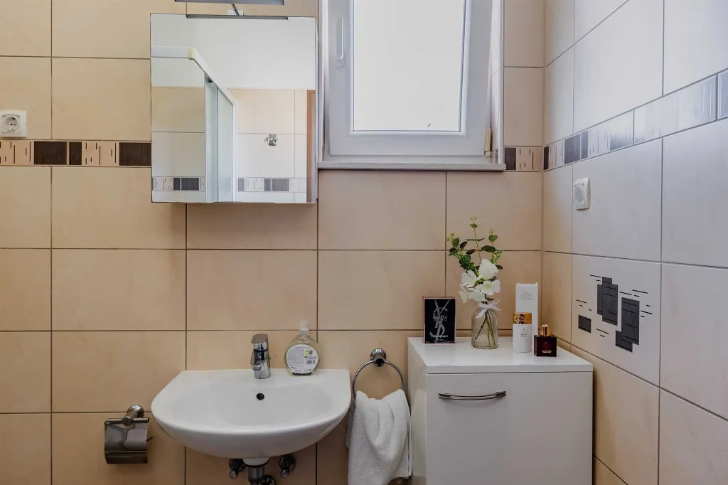 Privlaka 2-Bedroom Apartment for 4-5 Guests