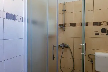 Privlaka 2-Bedroom Apartment for 4-5 Guests