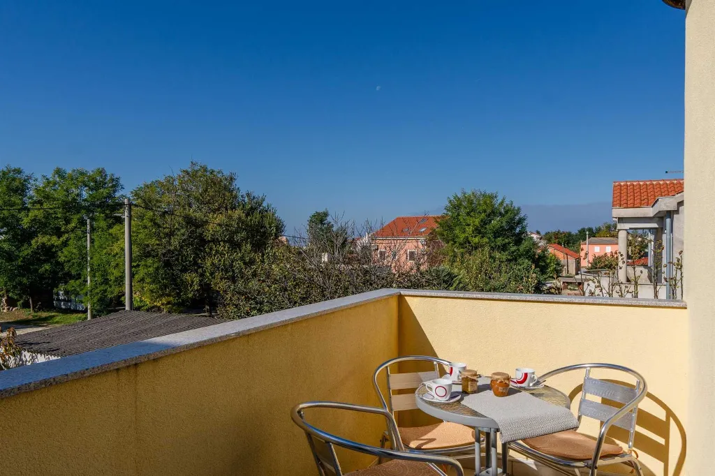 Privlaka 2-Bedroom Apartment for 4-5 Guests