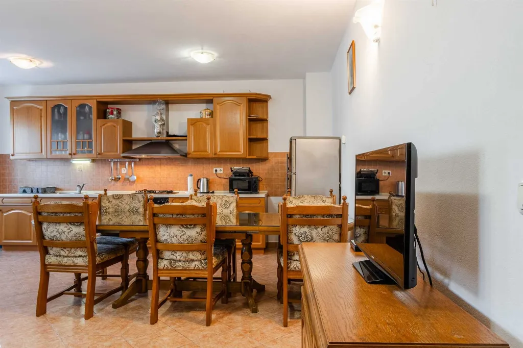 Vir Apartment for 4–5 Guests with 2 Bedrooms