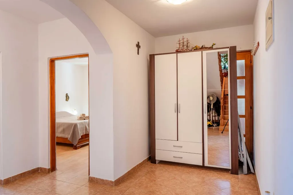 Vir Apartment for 4–5 Guests with 2 Bedrooms