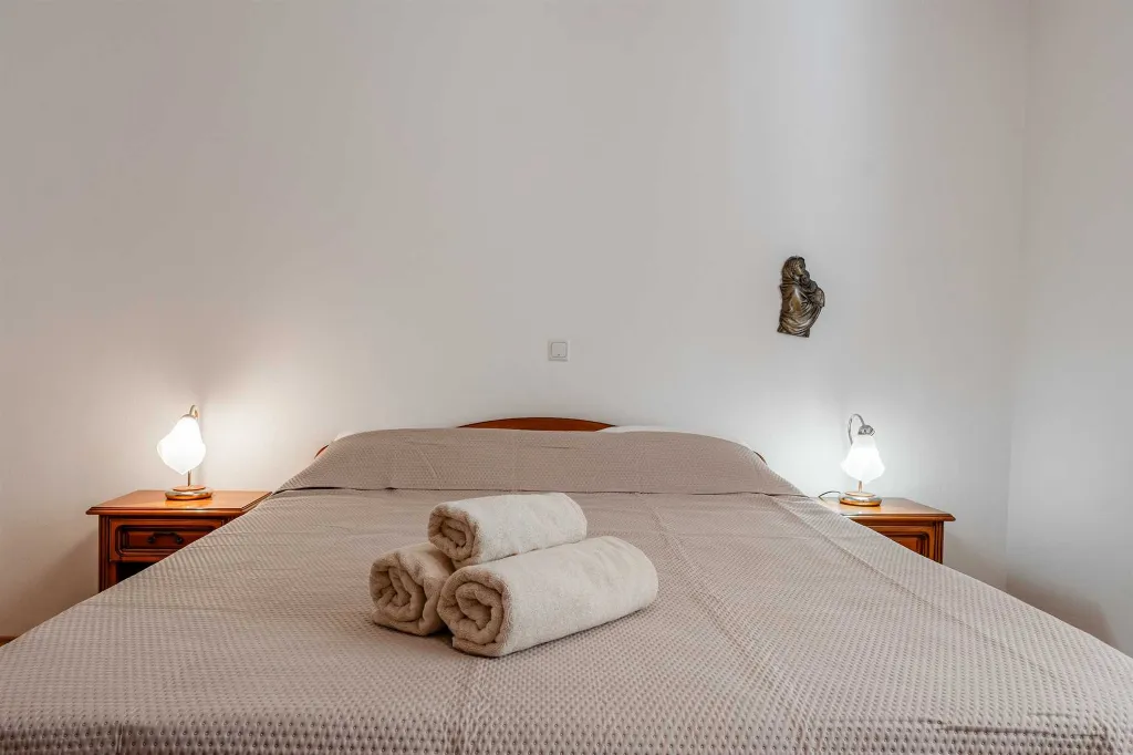 Vir Apartment for 4–5 Guests with 2 Bedrooms