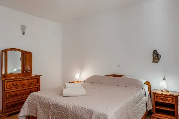 Vir Apartment for 4–5 Guests with 2 Bedrooms