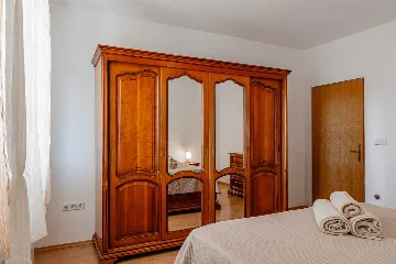 Vir Apartment for 4–5 Guests with 2 Bedrooms