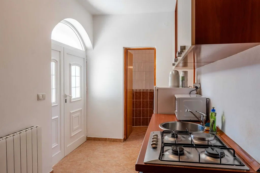 Apartment for 2 in Vir with Roofed Balcony