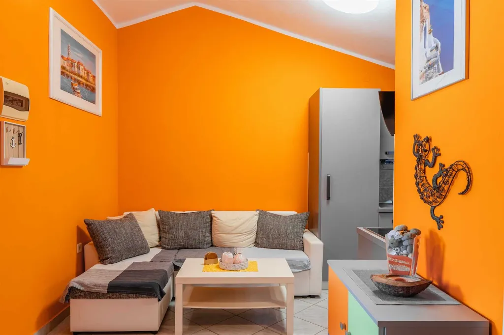 Two-Bedroom Apartment in Vir (Straža) with Terrace