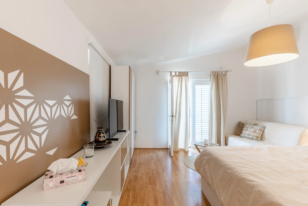 Two-Bedroom Apartment in Nin for 4 Guests