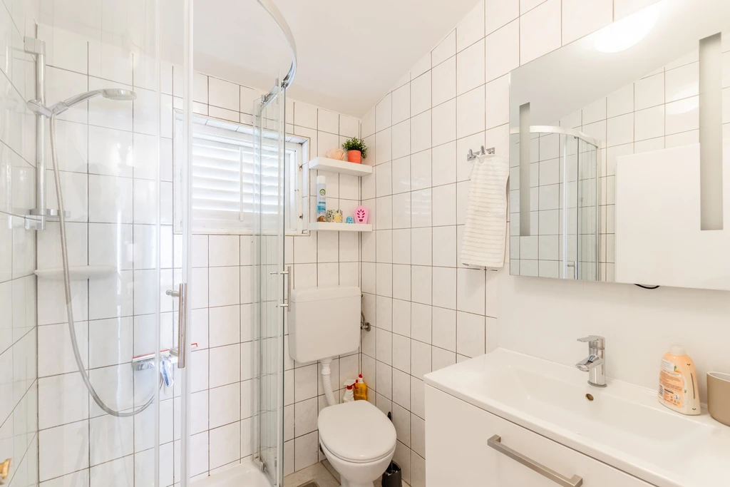 Two-Bedroom Apartment in Nin for 4 Guests