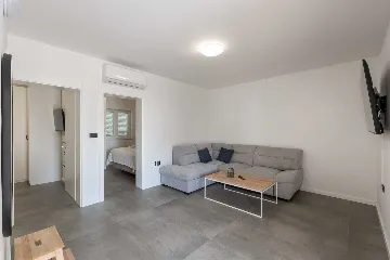 2-Bedroom Apartment in Vir for 4 Guests