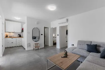 2-Bedroom Apartment in Vir for 4 Guests