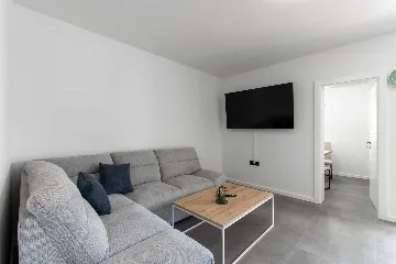 2-Bedroom Apartment in Vir for 4 Guests