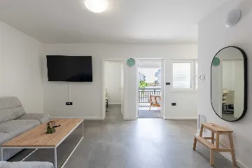 2-Bedroom Apartment in Vir for 4 Guests