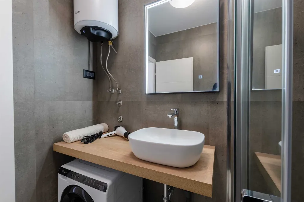 2-Bedroom Apartment in Vir for 4 Guests