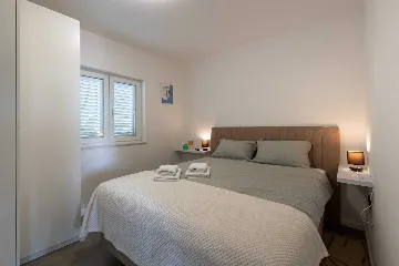 2-Bedroom Apartment in Vir for 4 Guests