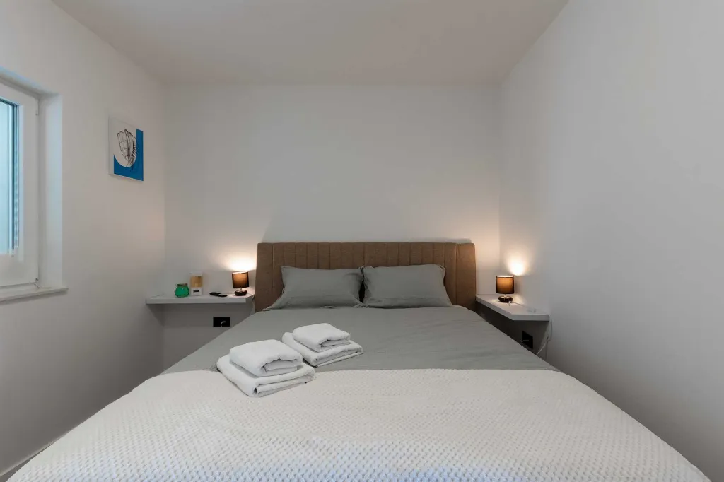 2-Bedroom Apartment in Vir for 4 Guests