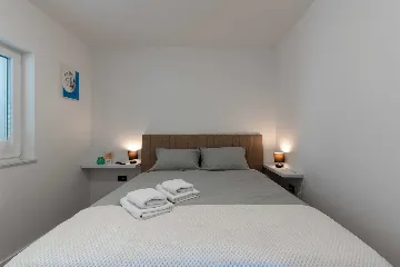 2-Bedroom Apartment in Vir for 4 Guests