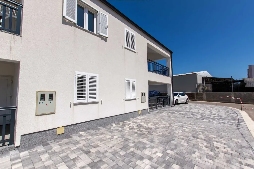 2-Bedroom Apartment in Vir for 4 Guests