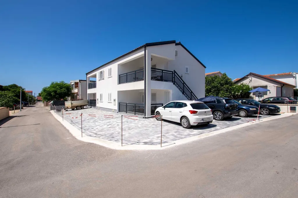 2-Bedroom Apartment in Vir for 4 Guests