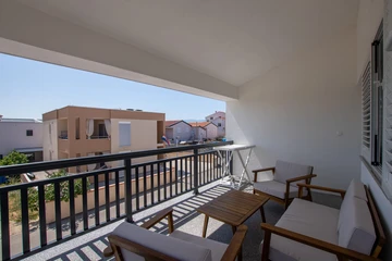 2-Bedroom Apartment in Vir for 4 Guests