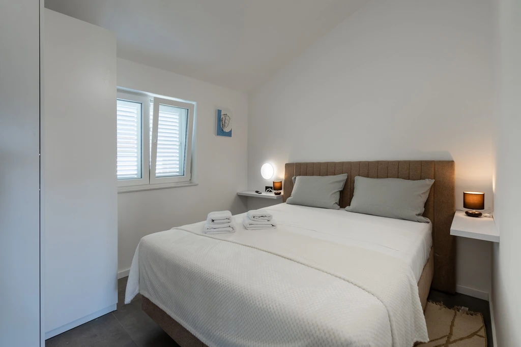 2-Bedroom Apartment in Vir for 4 Guests