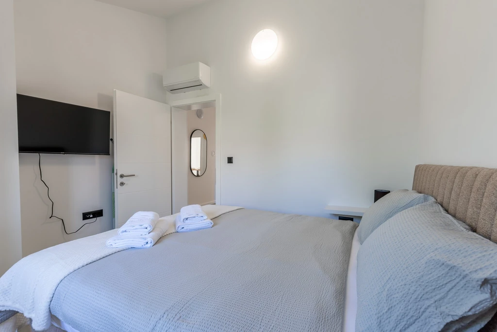 2-Bedroom Apartment in Vir for 4 Guests
