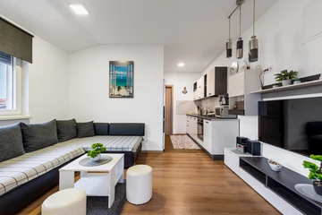 Newly Renovated Apartment in Vir for 2–4 Guests