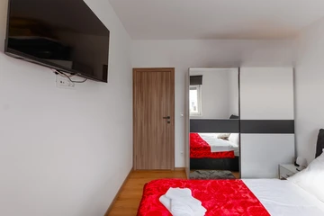 Newly Renovated Apartment in Vir for 2–4 Guests