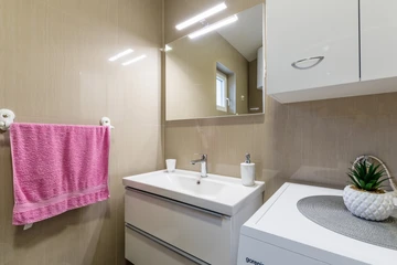 Newly Renovated Apartment in Vir for 2–4 Guests