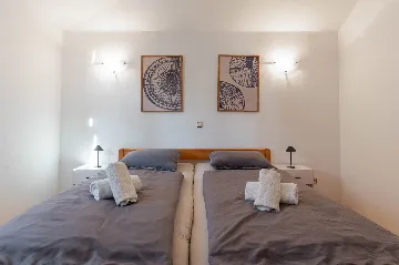 Air-Conditioned Apartment with Balcony in Vir (2–3)