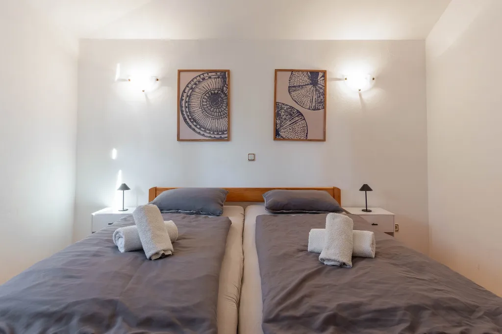 Air-Conditioned Apartment with Balcony in Vir (2–3)