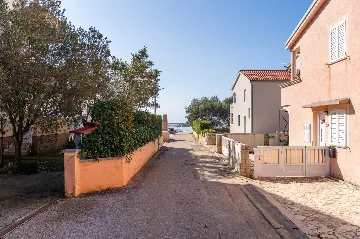 Privlaka Studio Apartment with Sea-View Terrace