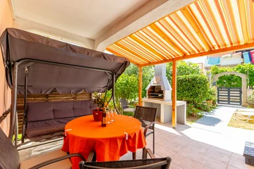 Sabunike Apartment for 2-4 Guests with Jacuzzi