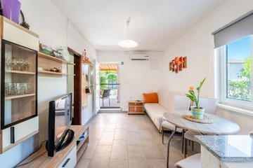 Sabunike Apartment for 2-4 Guests with Jacuzzi