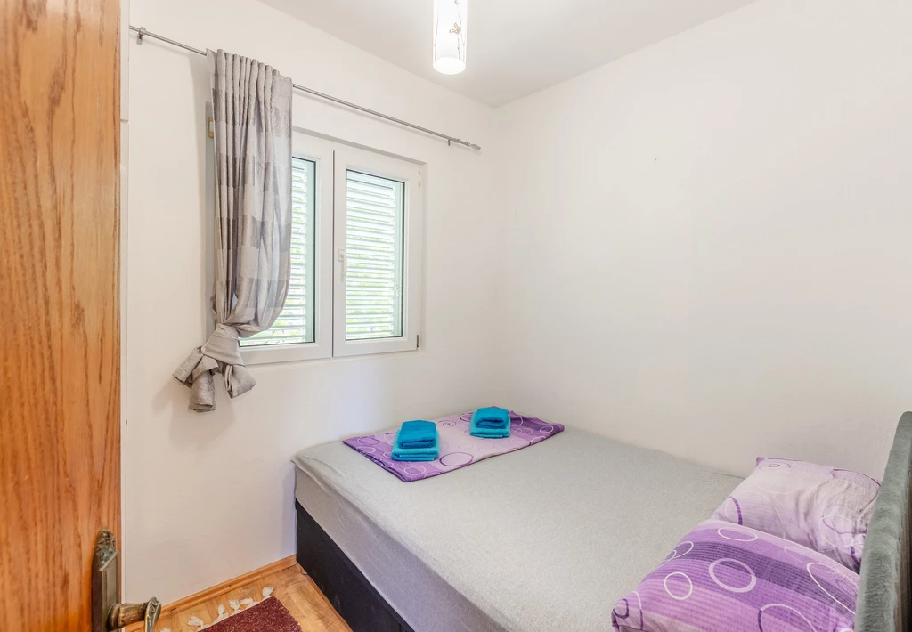 Sabunike Apartment for 2-4 Guests with Jacuzzi