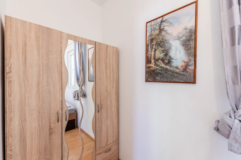 Sabunike Apartment for 2-4 Guests with Jacuzzi
